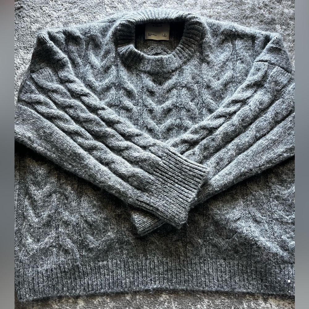 Abercrombie & Fitch Knit Sweater